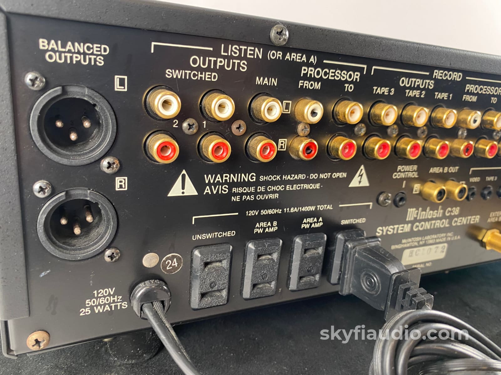 Mcintosh C38 Preamplifier Full Featured Including Phono Stage And Balanced Outputs