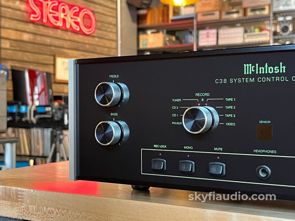 McIntosh C38 Solid State Analog Preamplifier - Preamplifier