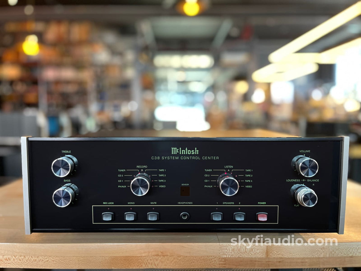 McIntosh C38 Solid State Analog Preamplifier - Preamplifier