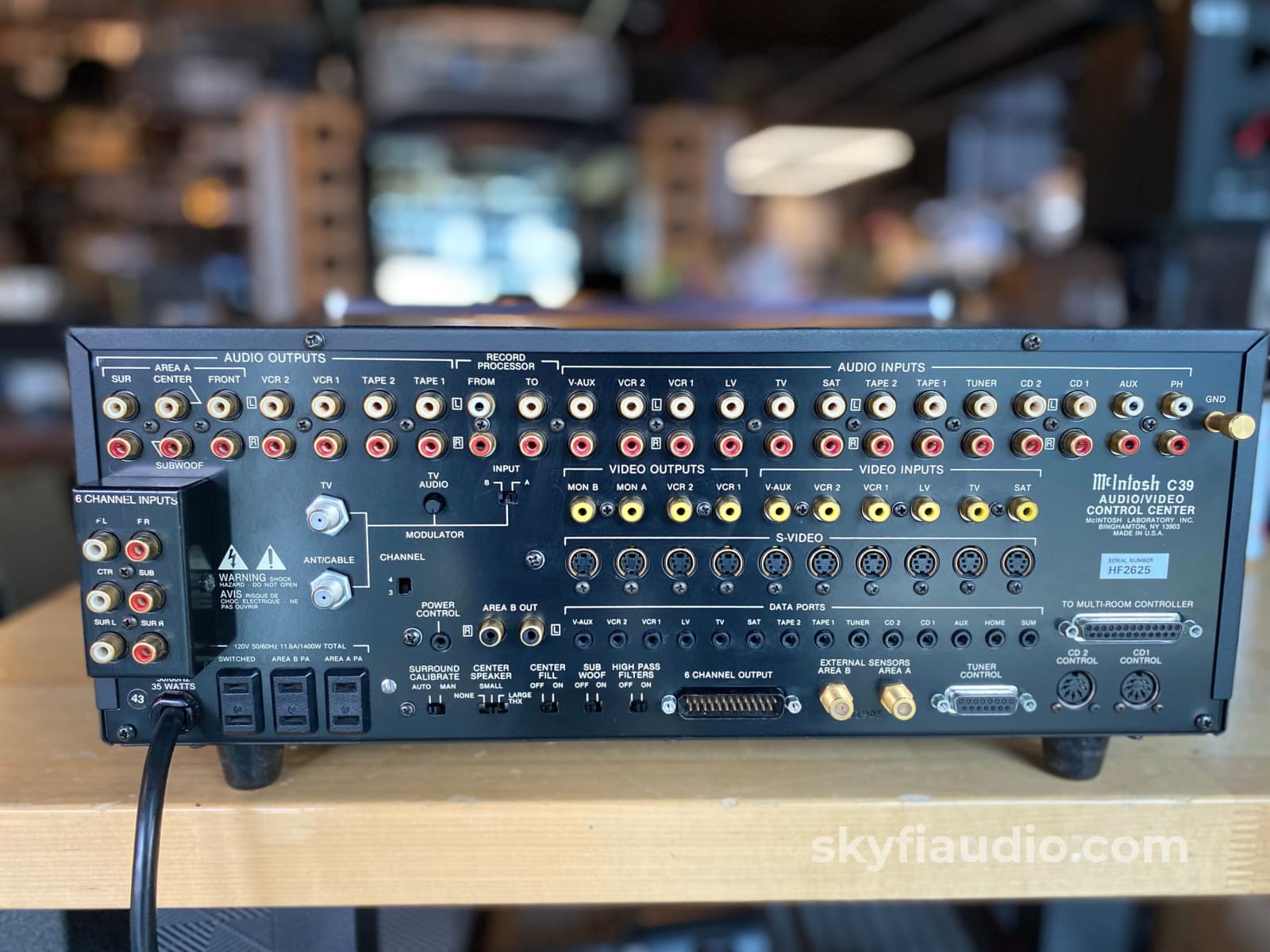 Mcintosh C39 Solid State Preamp W/Phono Processor
