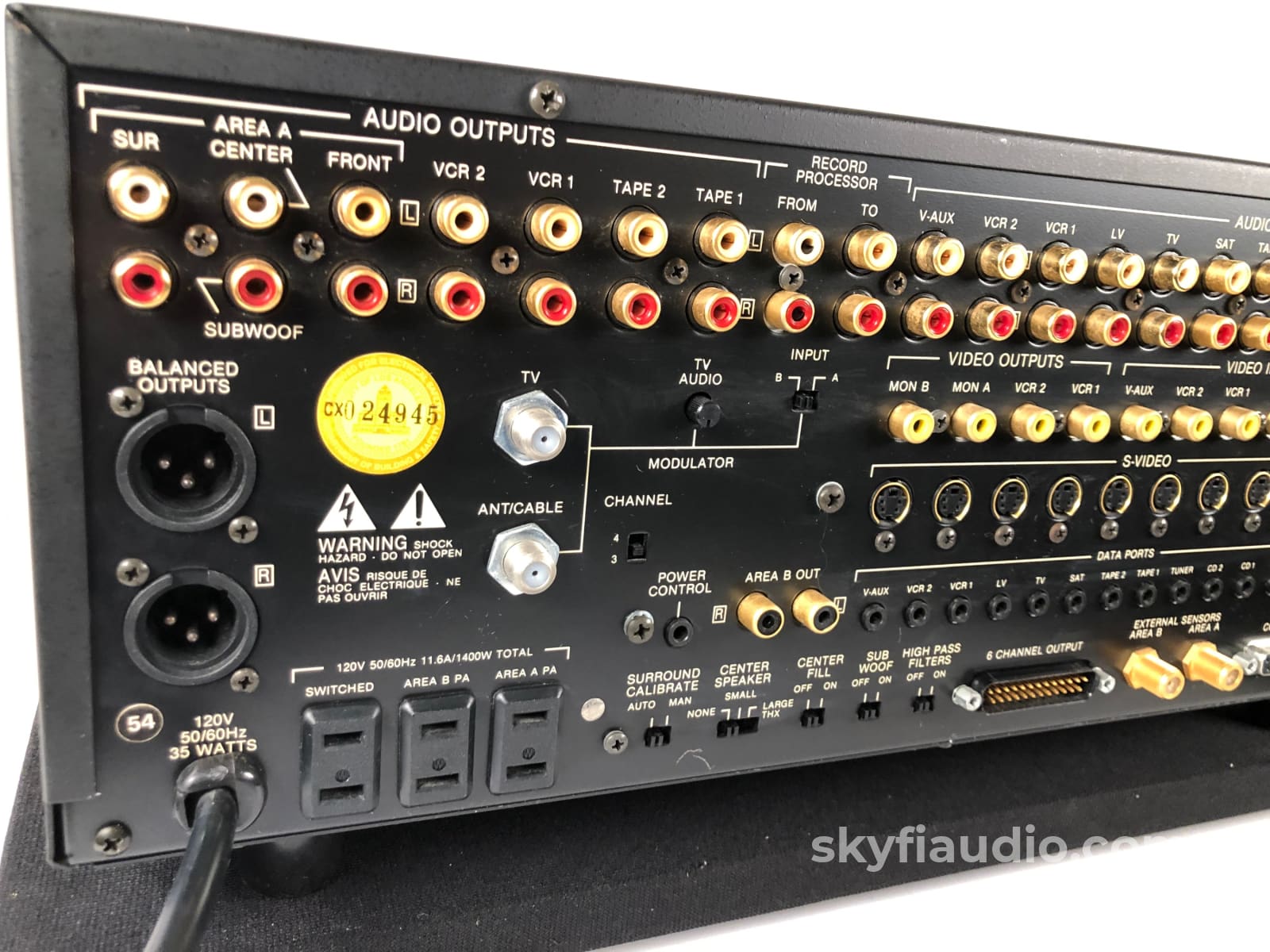 Mcintosh C39 Solid State Preamp With Phono Input Preamplifier