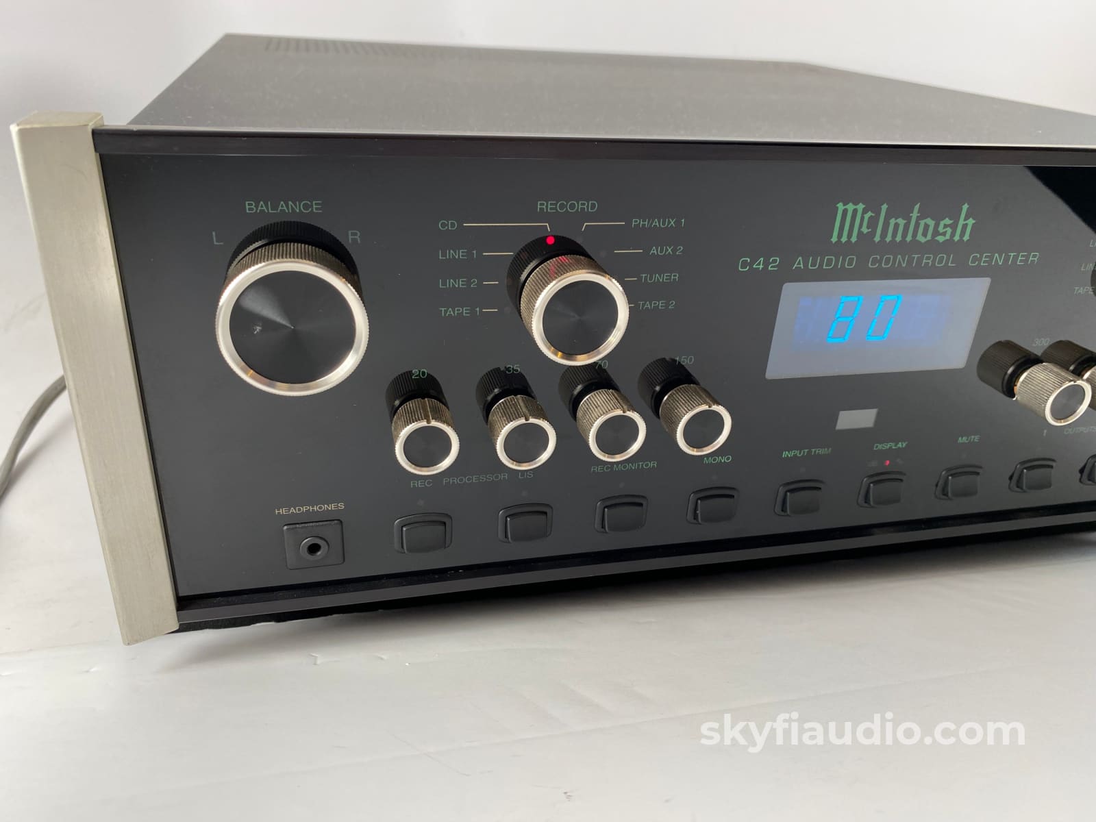 Mcintosh C42 Analog Preamplifier With Exclusive 8-Band Equalizer And Phono
