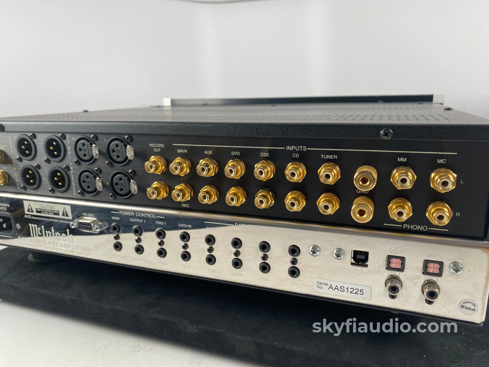 Mcintosh C48 Preamplifier With Built In Dac