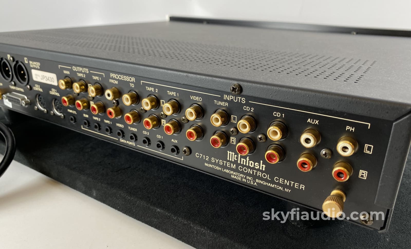 Mcintosh C712 Preamplifier With Original Remote And Phono Input