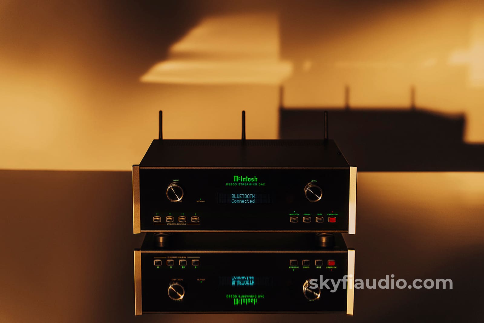 McIntosh DS200 Streaming DAC - New - CD + Digital