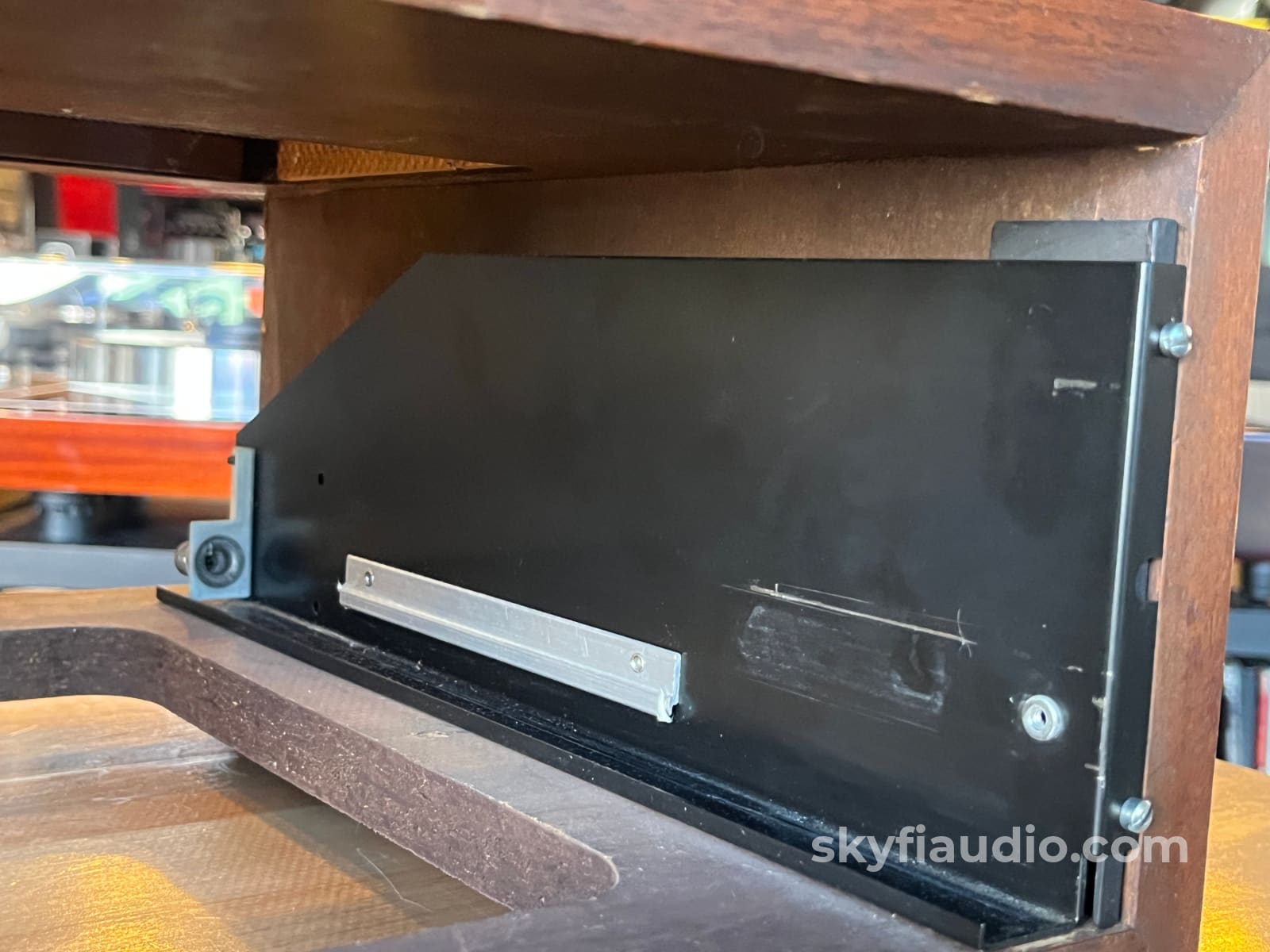 McIntosh L12 Slant Food Cabinet w/ 10’’ 12’’ Adjustable Panlocs Accessory