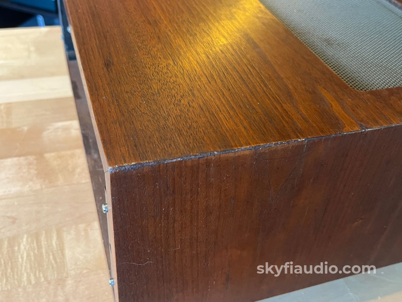 McIntosh L12 Slant Food Cabinet w/ 10’’ 12’’ Adjustable Panlocs Accessory