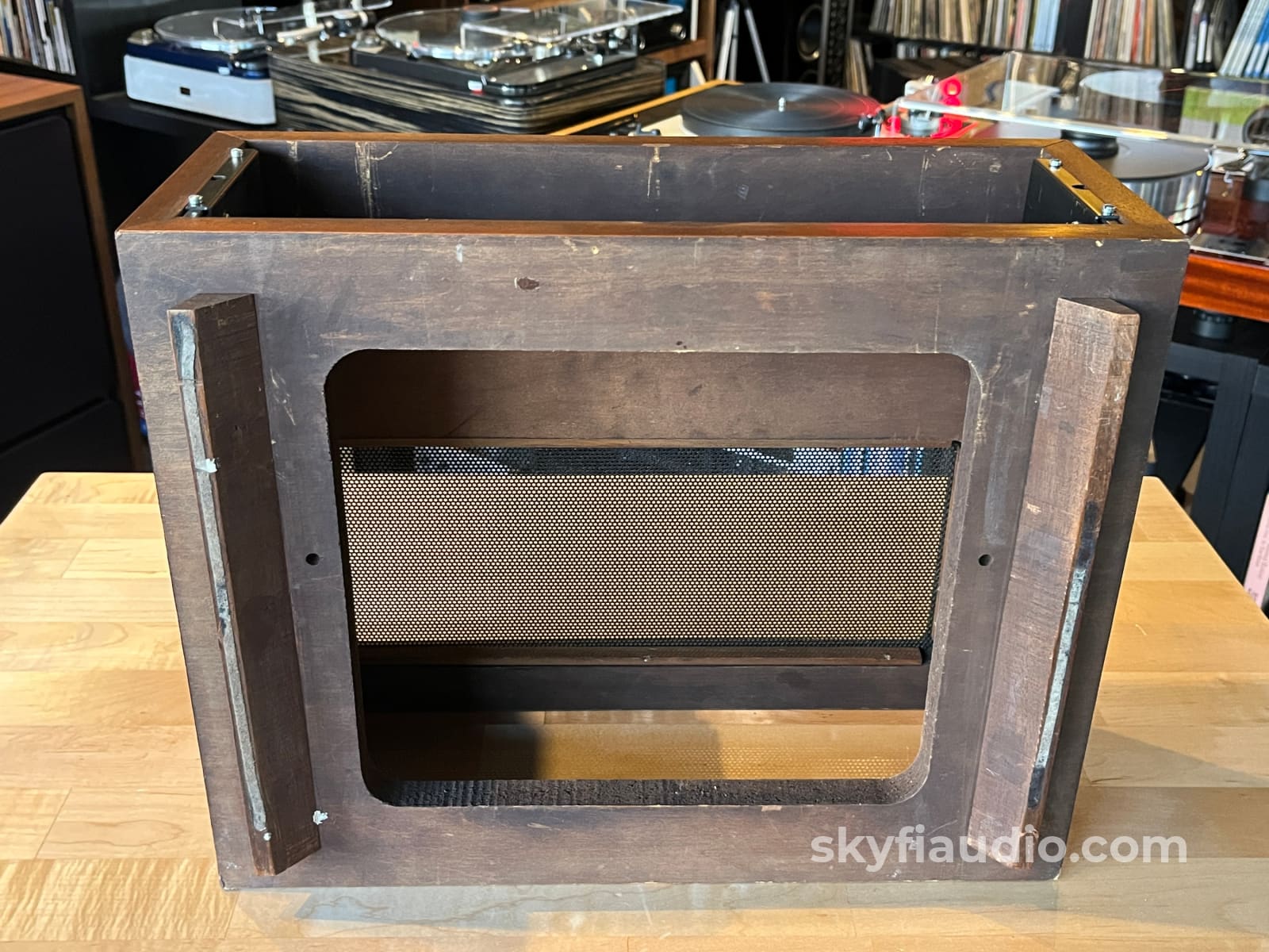 McIntosh L12 Slant Food Cabinet w/ 10’’ 12’’ Adjustable Panlocs Accessory