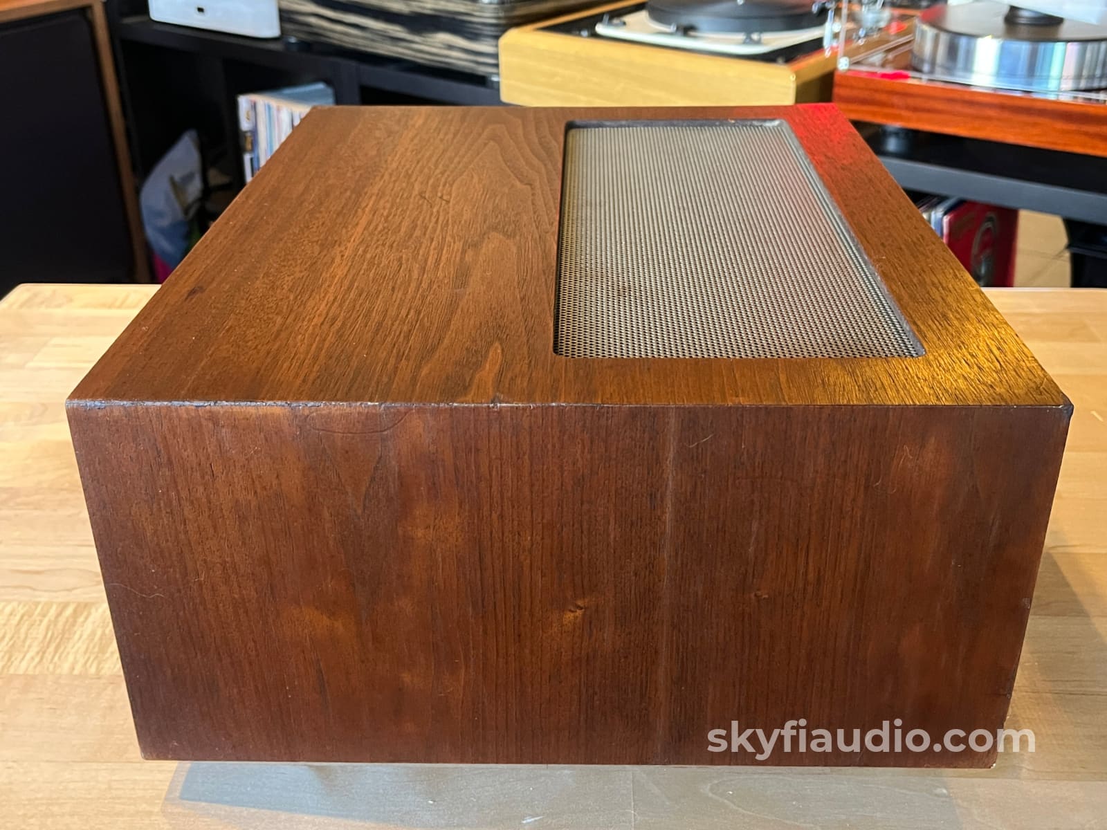 McIntosh L12 Slant Food Cabinet w/ 10’’ 12’’ Adjustable Panlocs Accessory