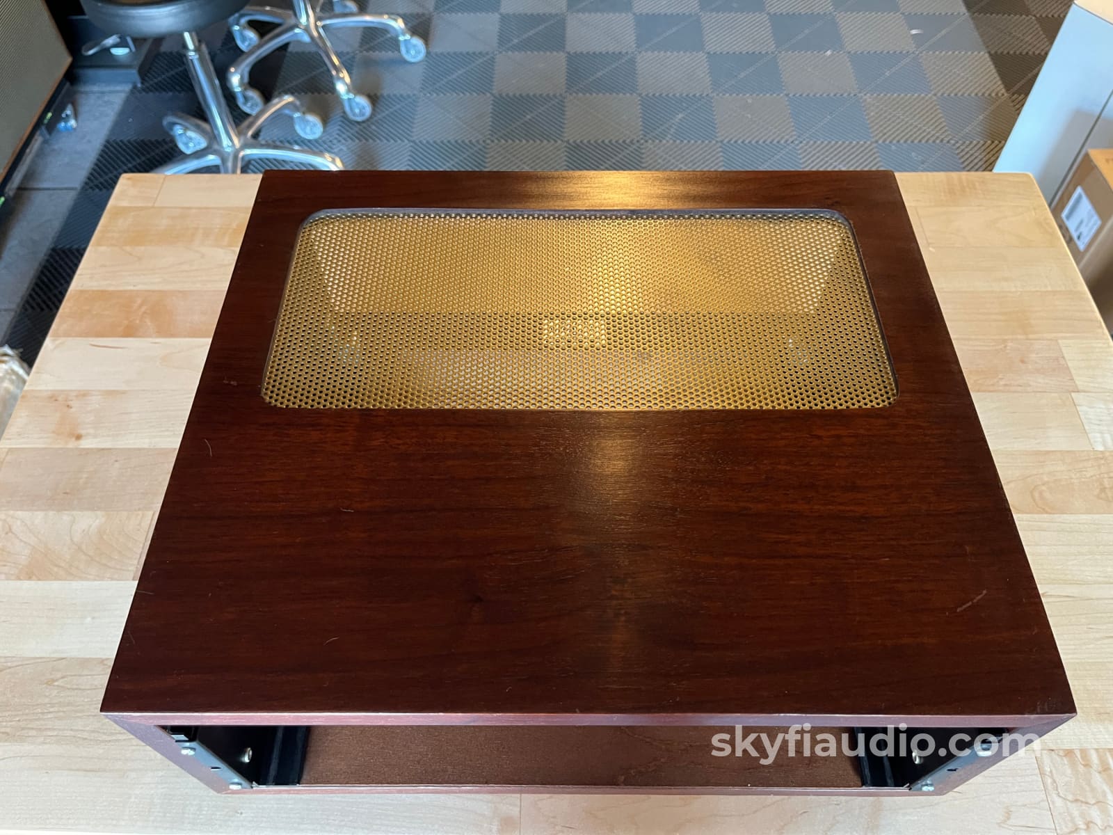 McIntosh L12 Style Tribute/Reproduction Cabinet w/ 10’’ 12’’ Adjustable Panlocs - Accessory