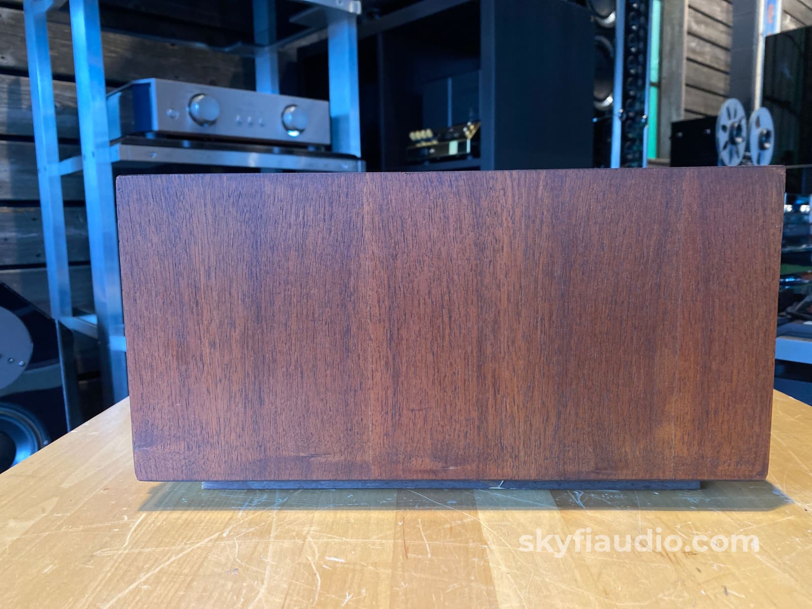 Mcintosh L12 Wood Cabinet - Slant Feet W/ 10 Or 12 Adjustable Panlocs Accessory
