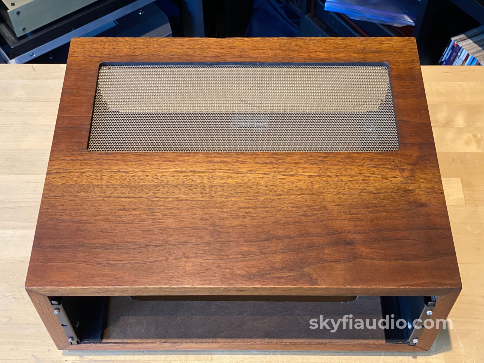 Mcintosh L12 Wood Cabinet - Slant Feet W/ 10 Or 12 Adjustable Panlocs Accessory