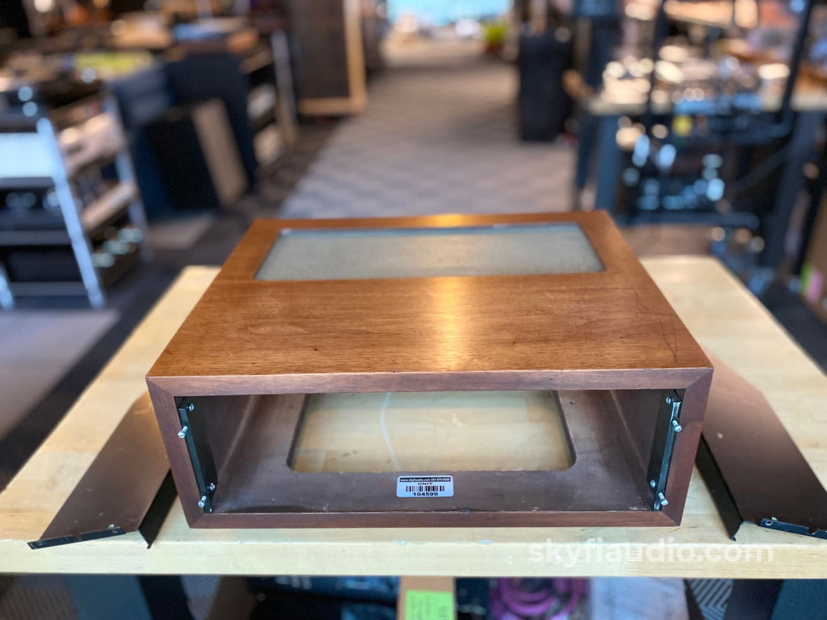 Mcintosh L12 Wood Cabinet With Slant Feet & 10 / 12 Adjustable Panlocs Accessory