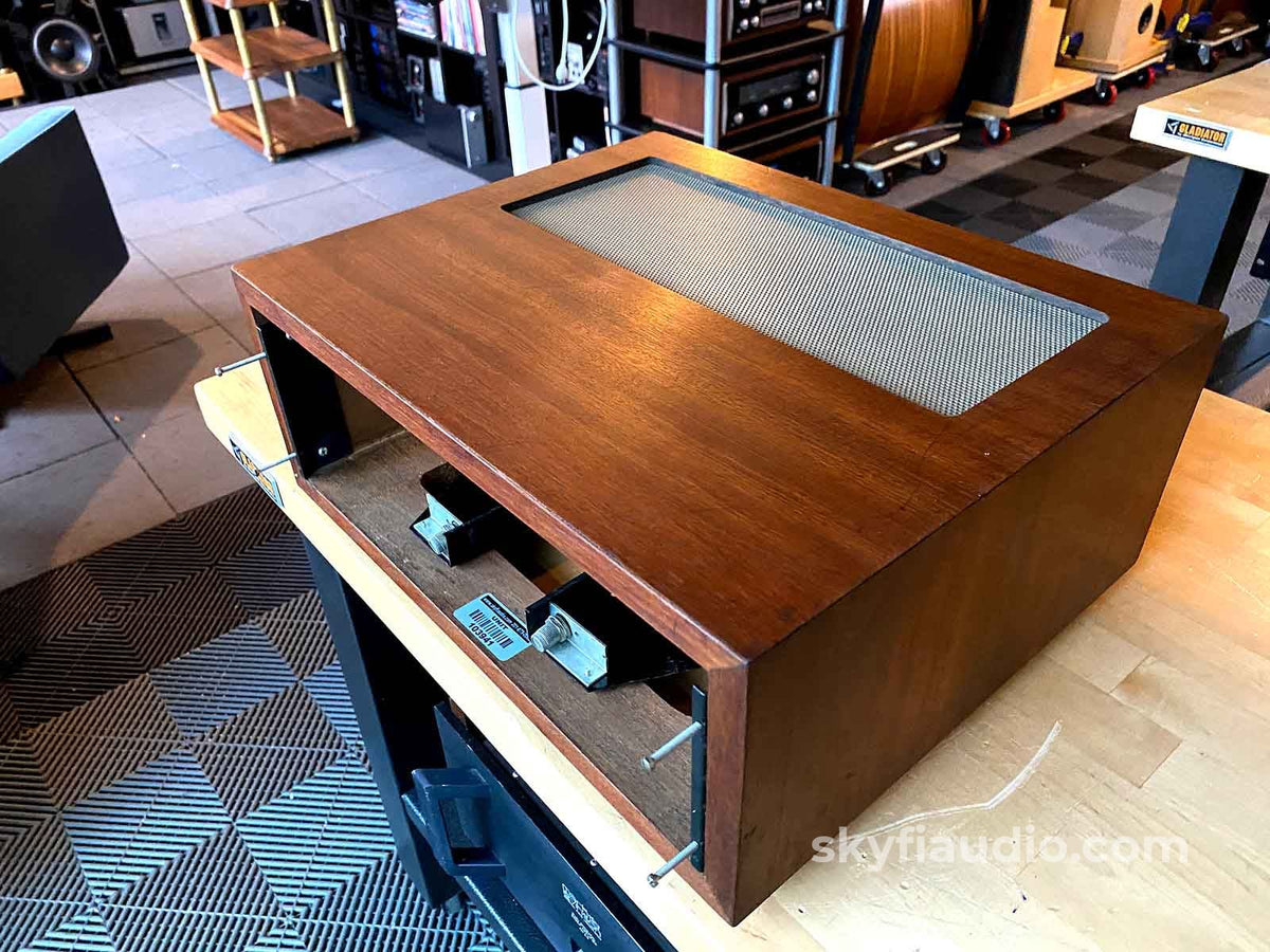 Mcintosh L12 Wood Veneer Cabinet - Slant Feet W/ 10 Or 12 Adjustable Panlocs Accessory