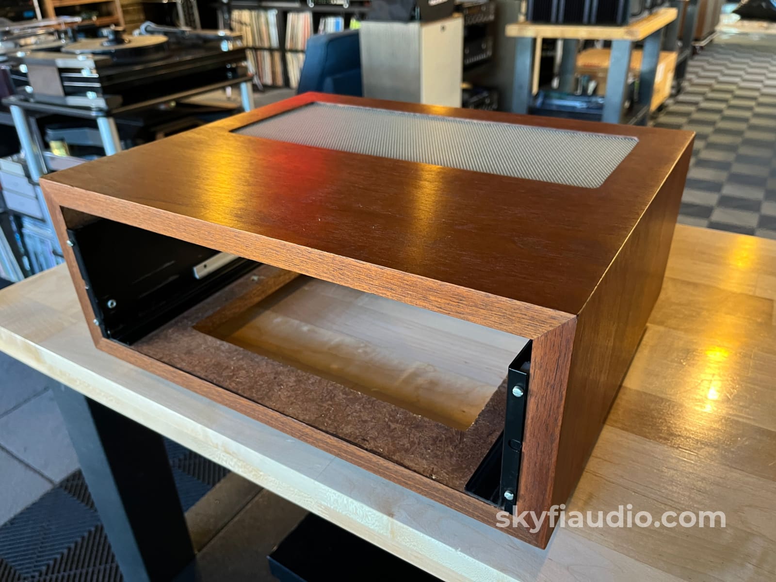 McIntosh Tribute L12 Wood Veneer Cabinet Slant Feet w/ 10’’ or 12’’ Adjustable Panlocs Accessory