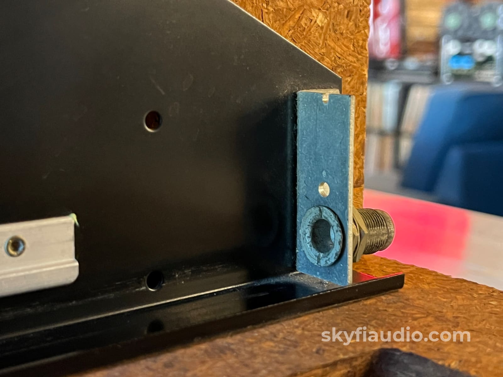 McIntosh Tribute L12 Wood Veneer Cabinet Slant Feet w/ 10’’ or 12’’ Adjustable Panlocs Accessory