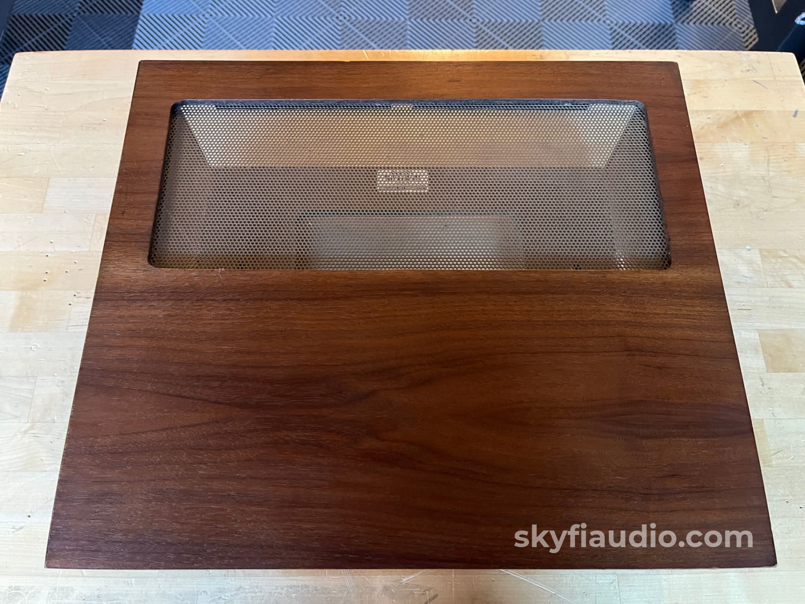 Mcintosh L19 Wvo Cabinet For Mac1700 And Mac1900 W/ Screws Accessory