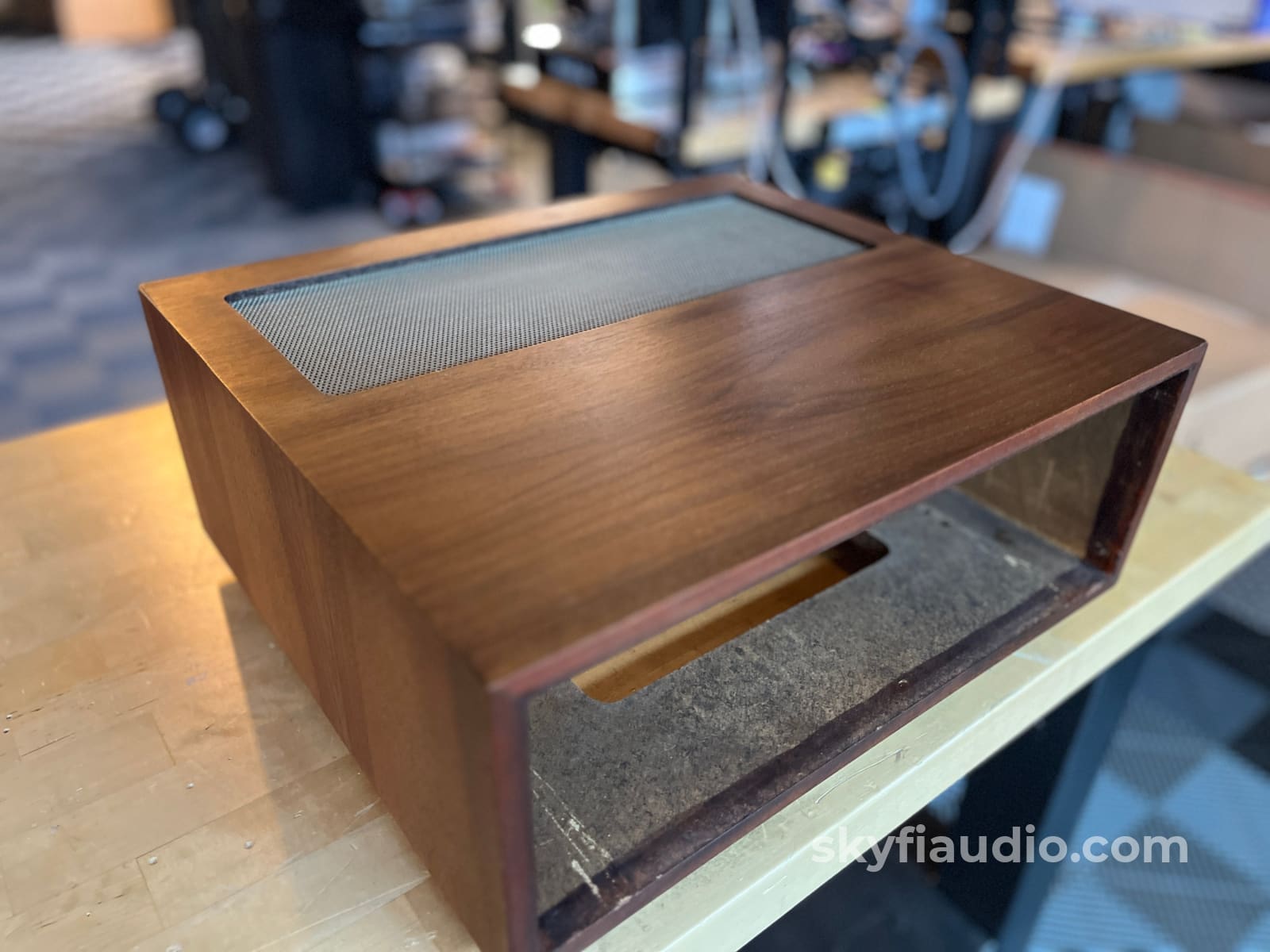 Mcintosh L19 Wvo Cabinet For Mac1700 And Mac1900 W/ Screws Accessory