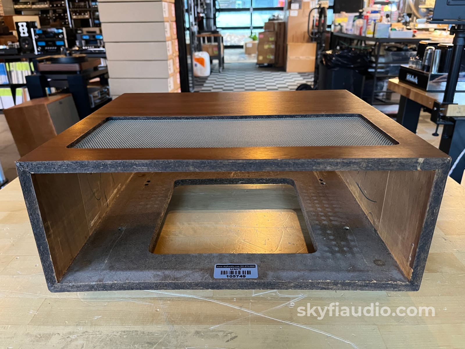 Mcintosh L19 Wvo Cabinet For Mac1700 And Mac1900 W/ Screws Accessory