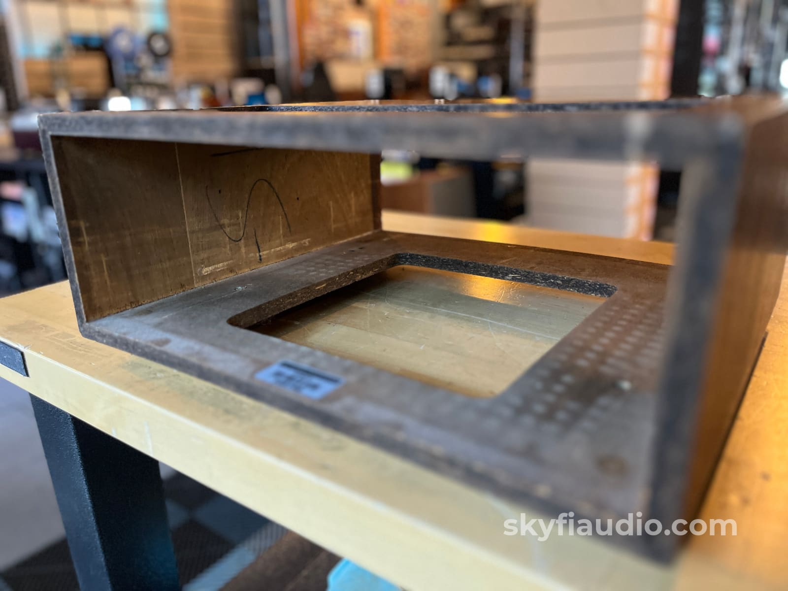 Mcintosh L19 Wvo Cabinet For Mac1700 And Mac1900 W/ Screws Accessory