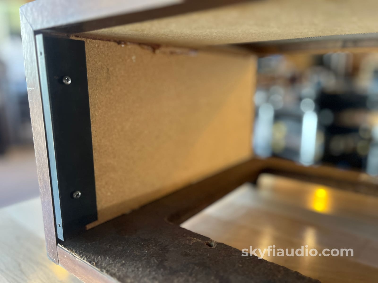 McIntosh L54 Cabinet - No Panlocs Accessory