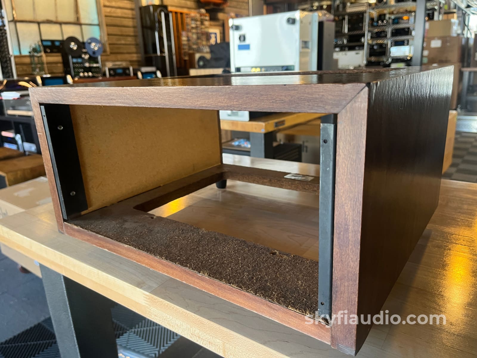 McIntosh L54 Cabinet - No Panlocs Accessory