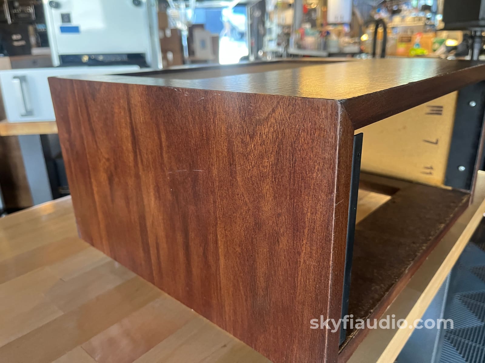 McIntosh L54 Cabinet - No Panlocs Accessory