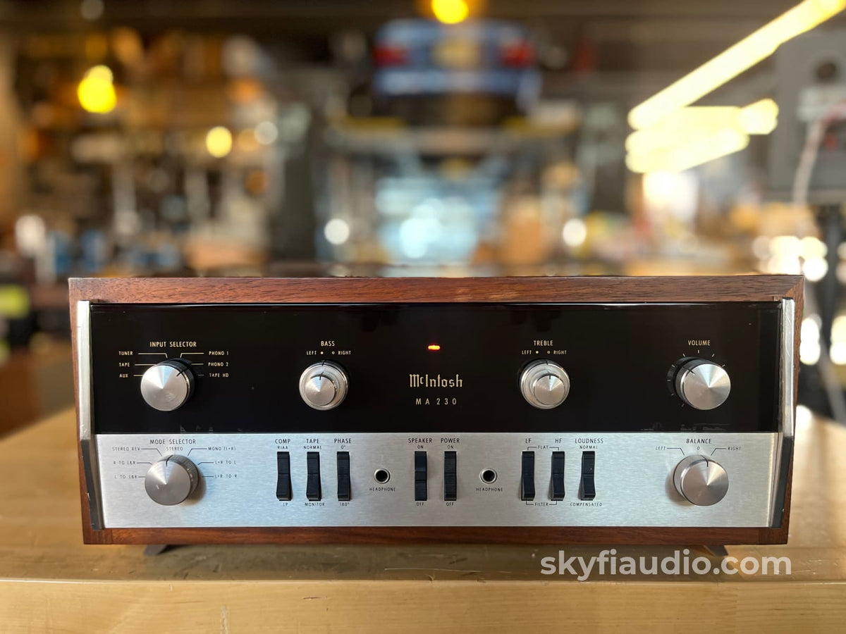 McIntosh MA230 Tube Integrated Amplifier w/Original Tubes & Rare Cabin