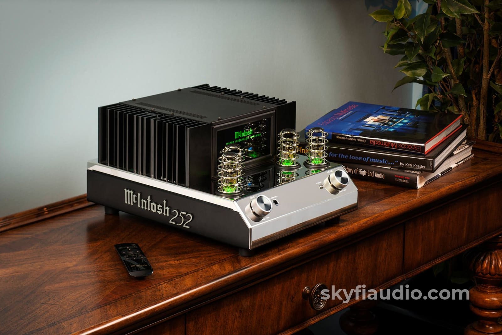 Mcintosh Ma252 Hybrid Drive Integrated Amplifier