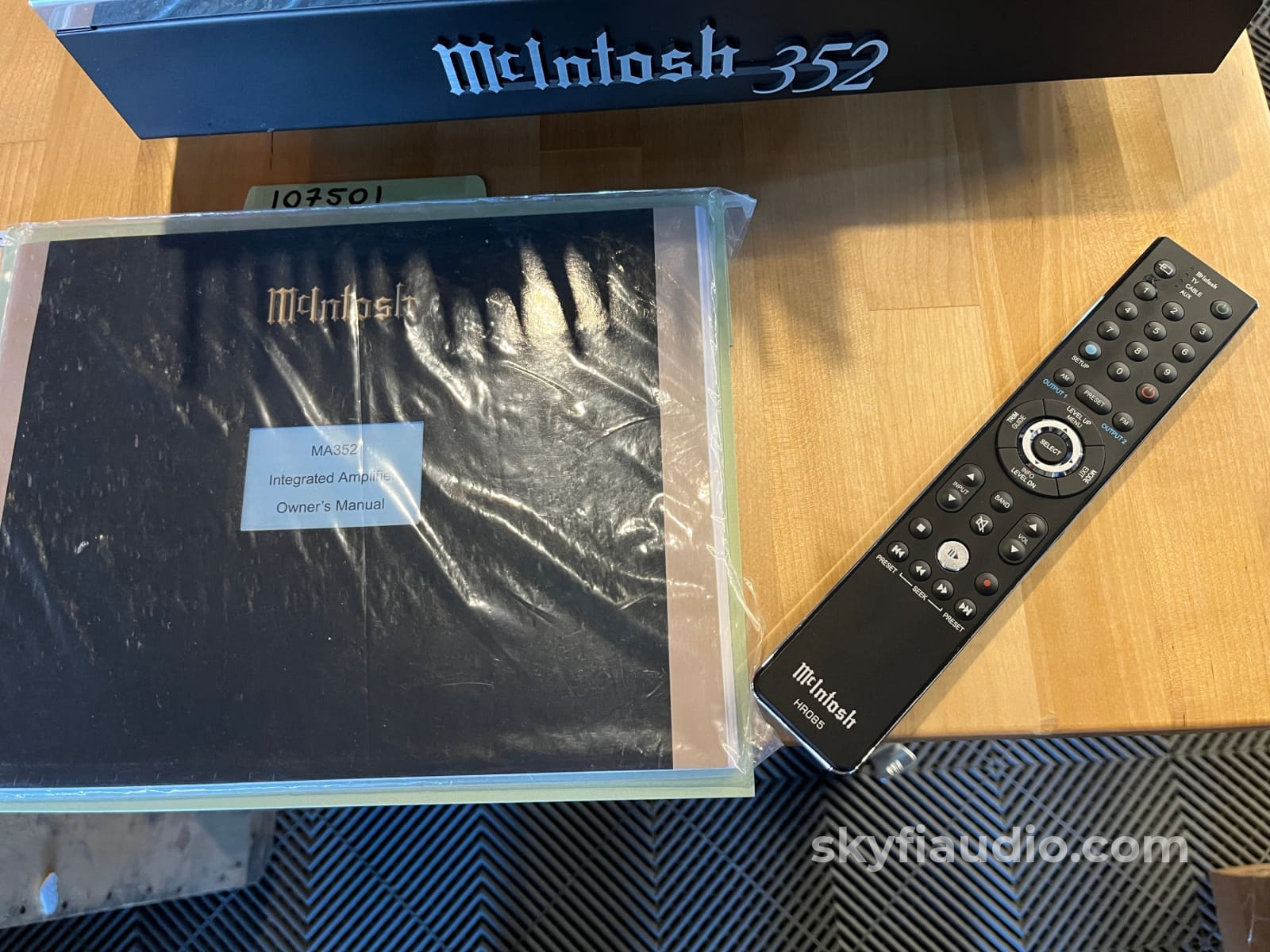 McIntosh MA352 Hybrid Drive Integrated Amplifier - Pre Loved Integrated Amplifier