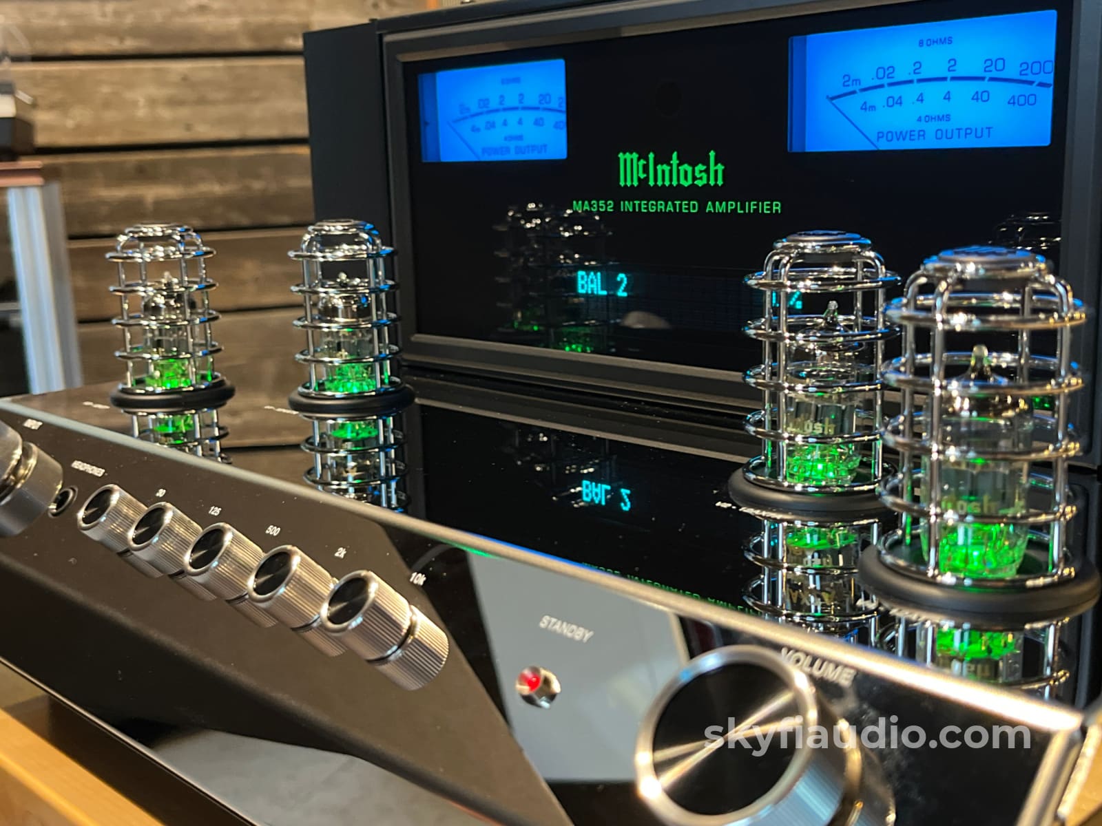 McIntosh MA352 Hybrid Drive Integrated Amplifier - Pre-Loved - Integrated Amplifier