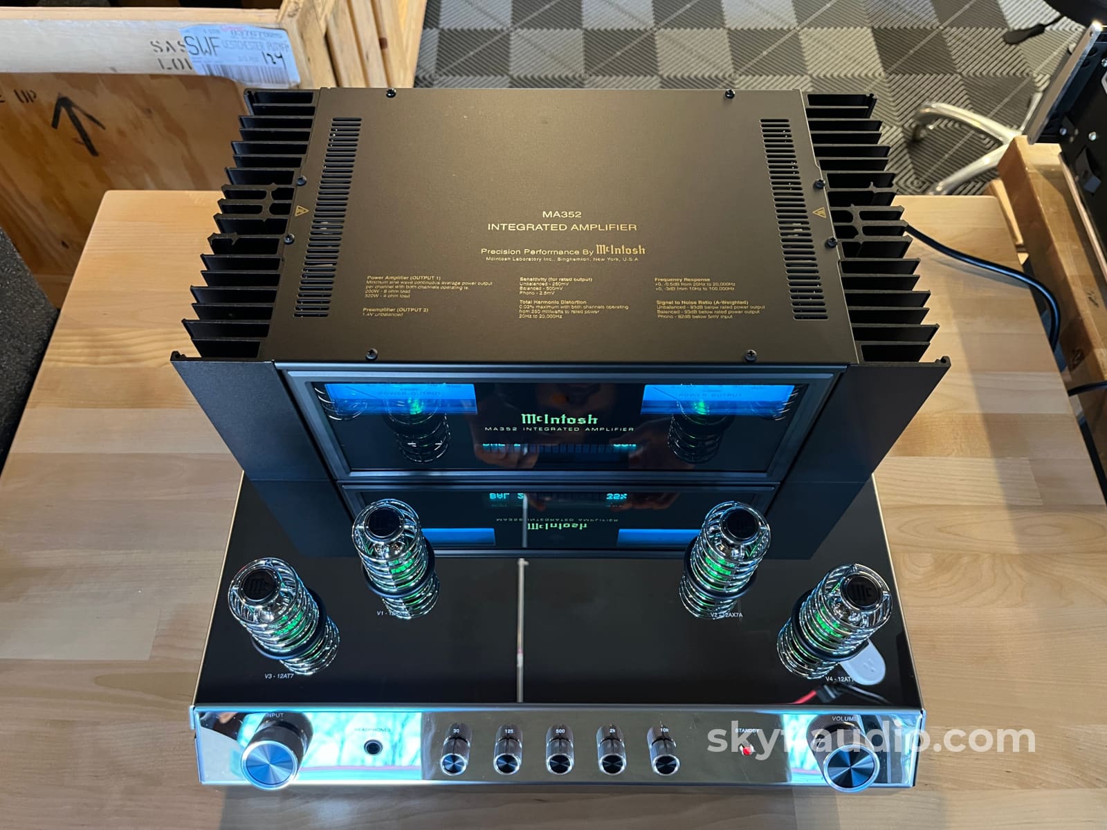 McIntosh MA352 Hybrid Drive Integrated Amplifier - Pre Loved Integrated Amplifier