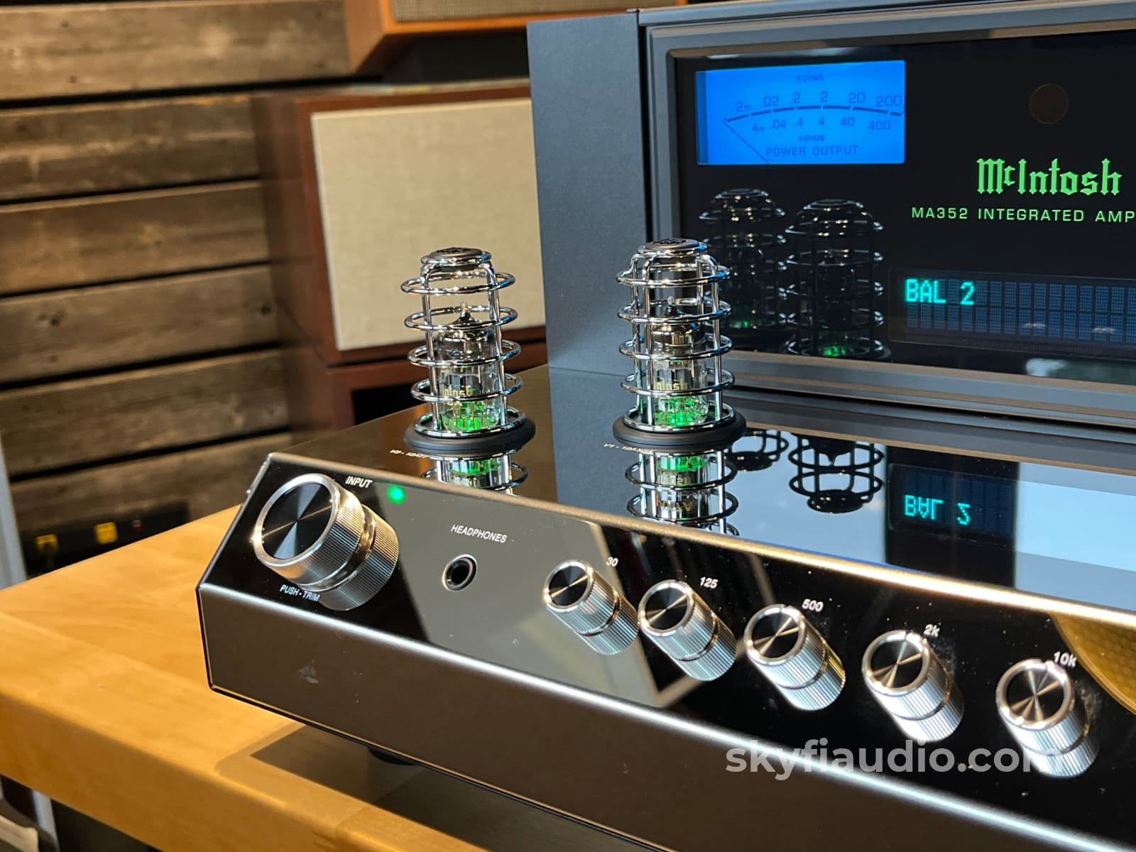McIntosh MA352 Hybrid Drive Integrated Amplifier - Pre-Loved - Integrated Amplifier