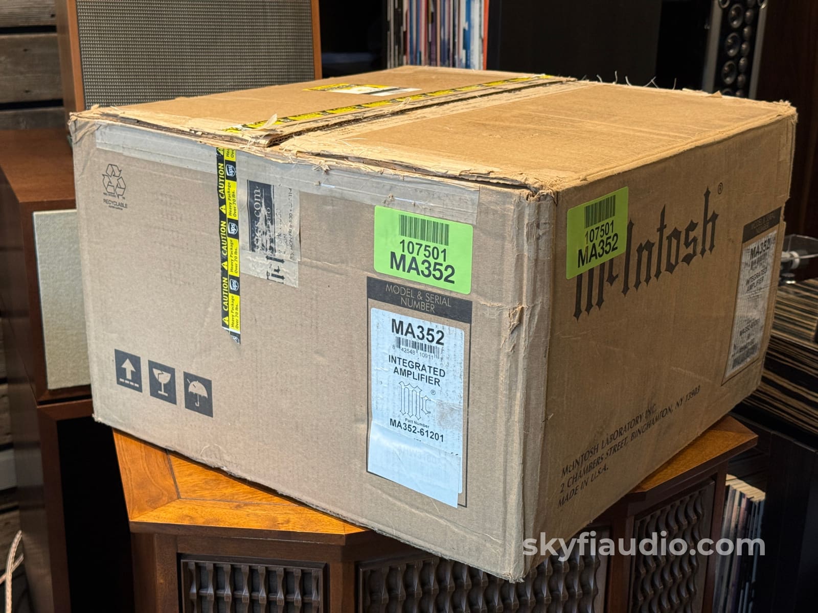 McIntosh MA352 Hybrid Drive Integrated Amplifier - Pre Loved Integrated Amplifier