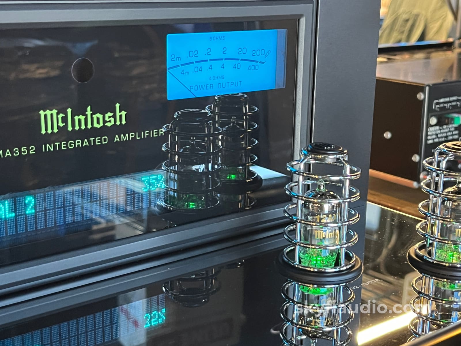 McIntosh MA352 Hybrid Drive Integrated Amplifier - Pre Loved Integrated Amplifier