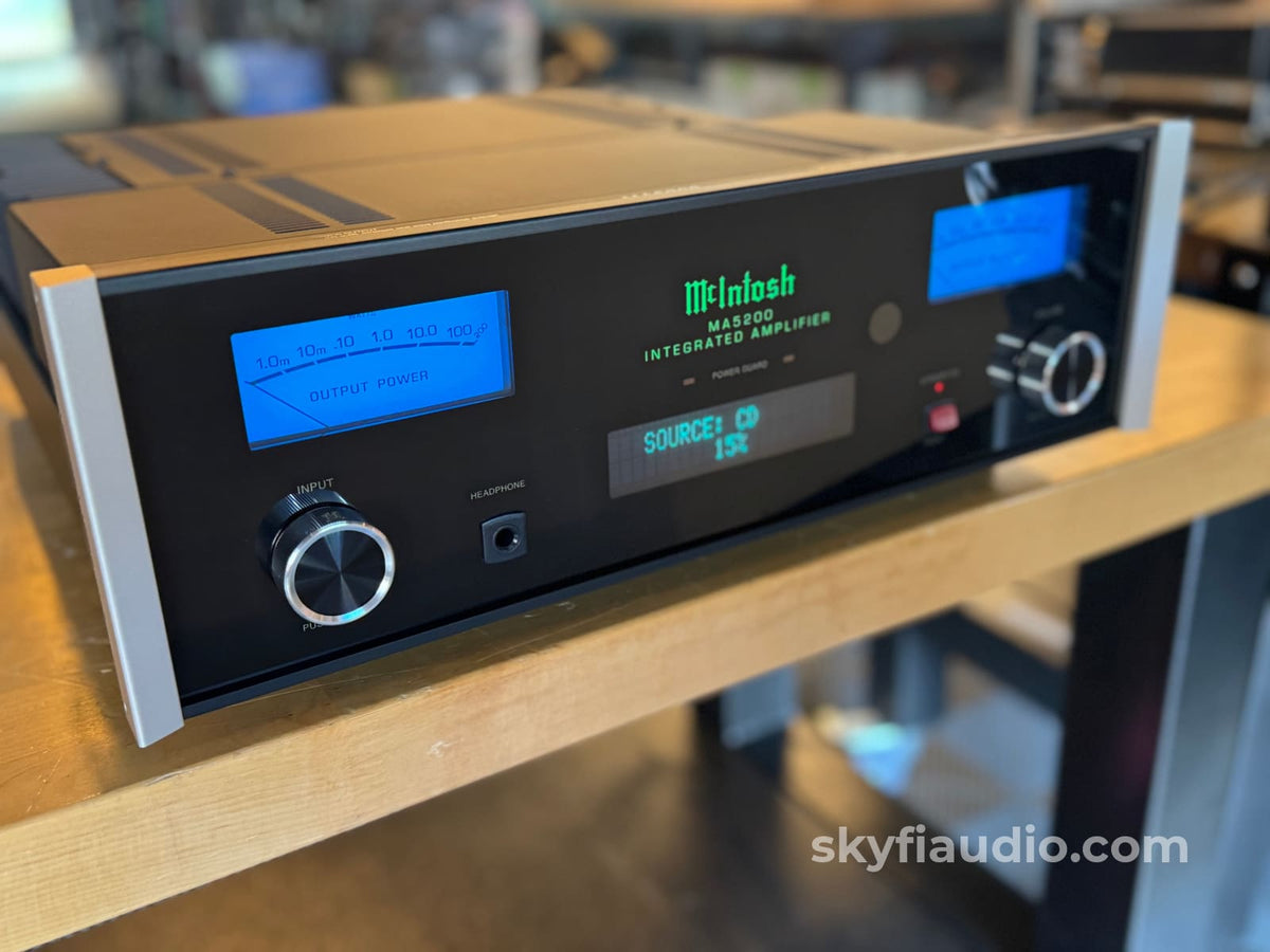 Mcintosh Ma5200 Integrated Amplifier - Like New And Complete