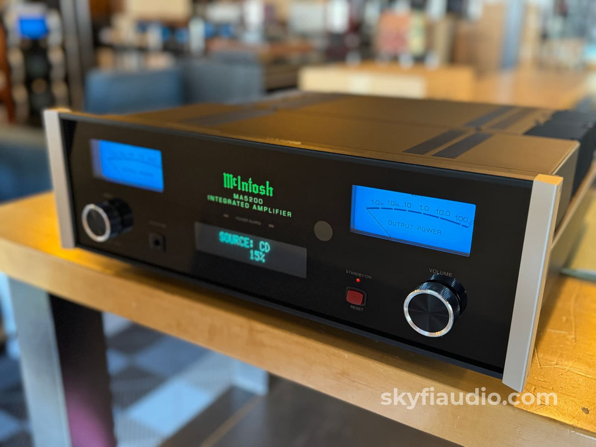 Mcintosh Ma5200 Integrated Amplifier - Like New And Complete