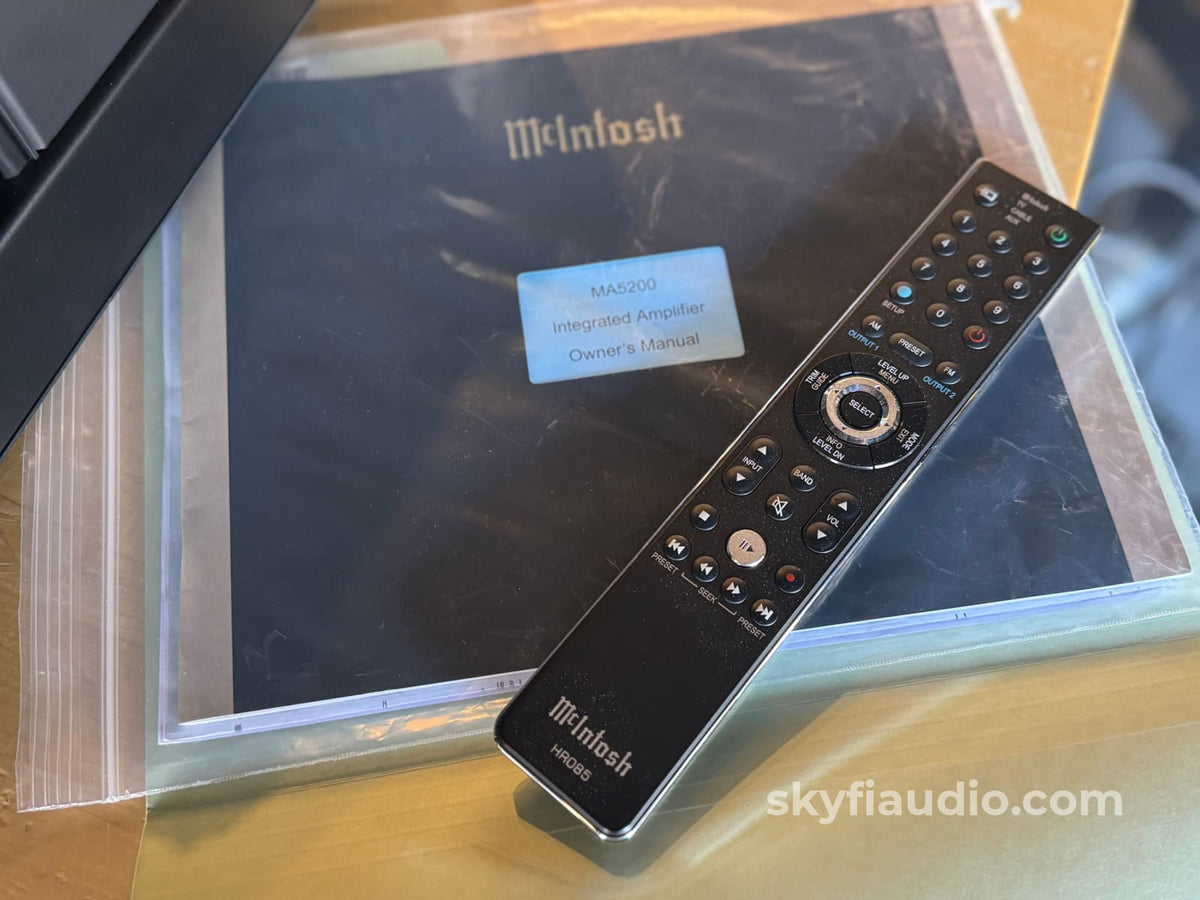 Mcintosh Ma5200 Integrated Amplifier - Like New And Complete