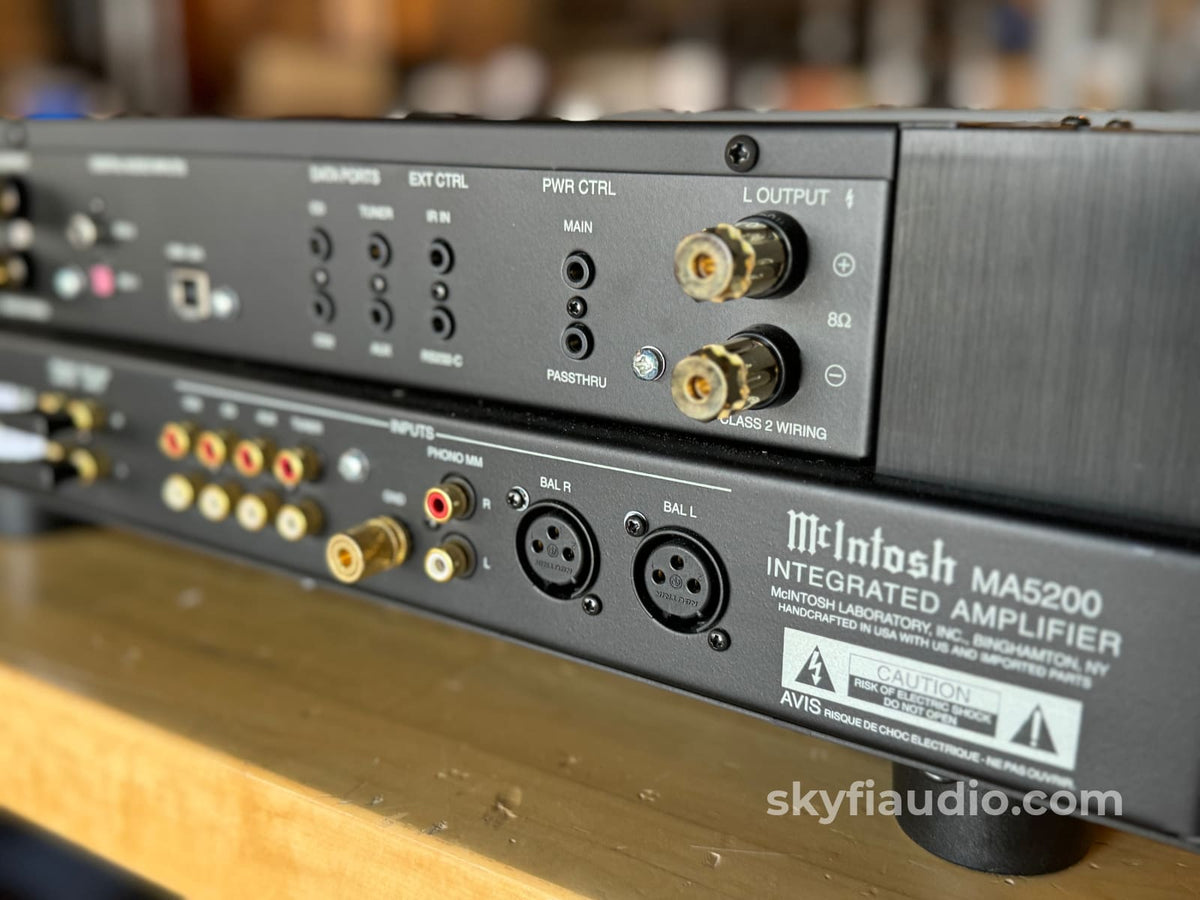 Mcintosh Ma5200 Integrated Amplifier - Like New And Complete