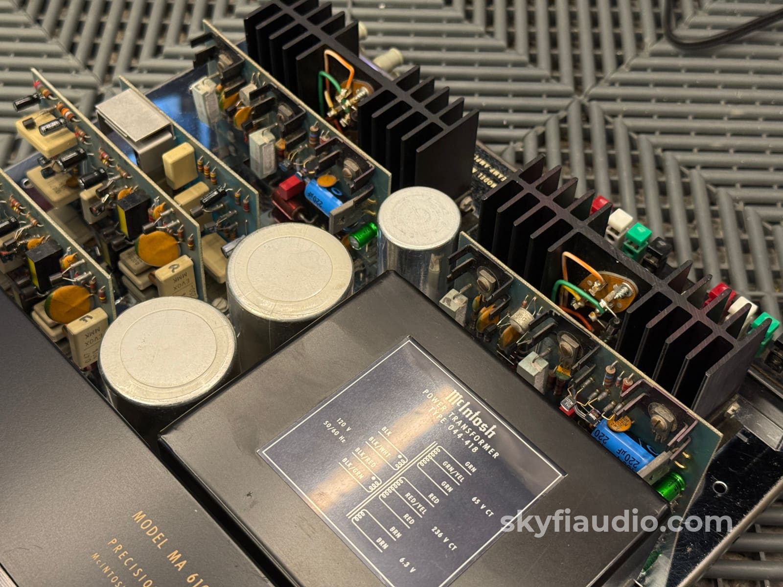 McIntosh MA6100 Integrated Amplifier - Serviced / Single Owner Integrated Amplifier