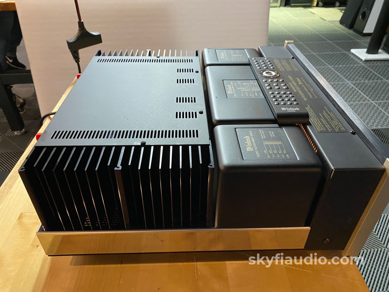 Mcintosh Ma6900 Integrated Amplifier - All Analog! Built-In Phono