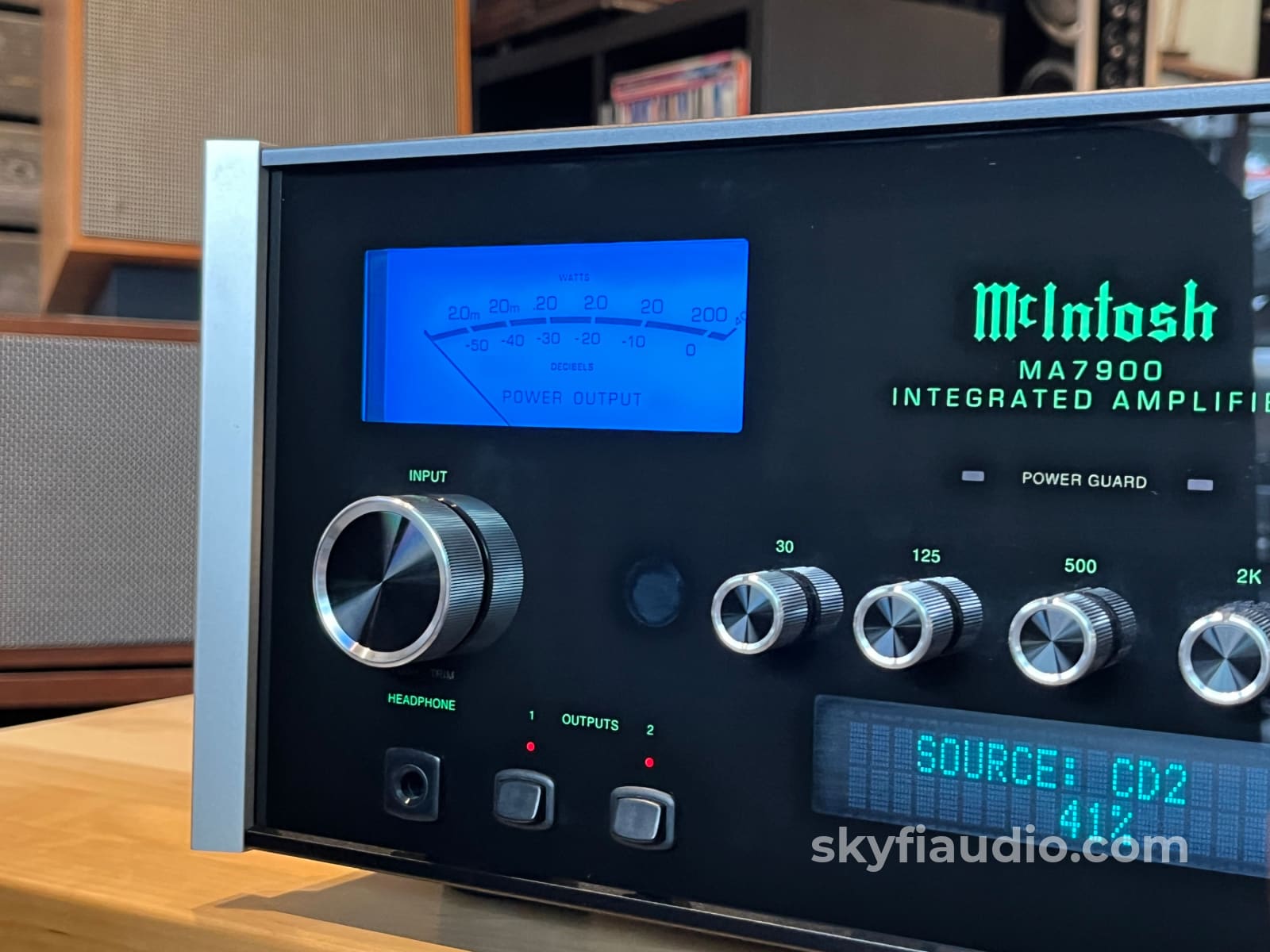 McIntosh MA7900 Solid State Integrated Amplifier - Fiber Optic - Amplifier