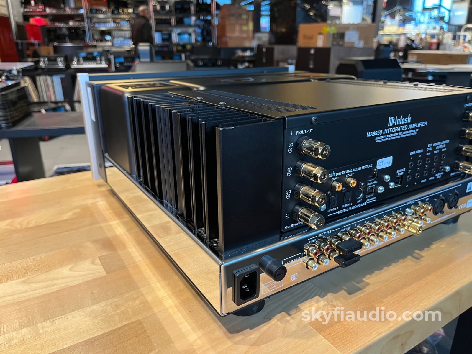 McIntosh MA8950 Solid State Integrated Amplifier - Pre-Loved - Integrated Amplifier