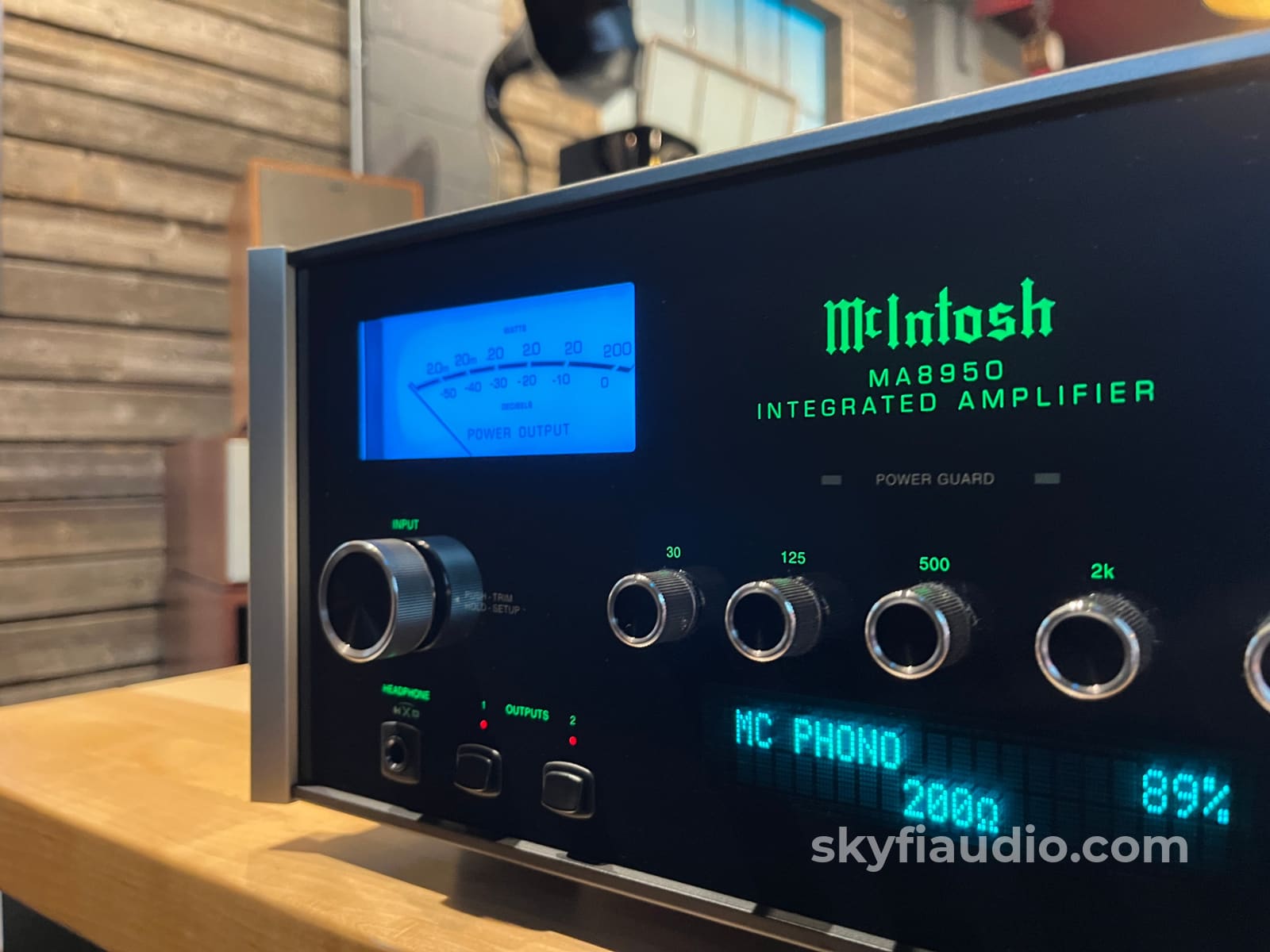McIntosh MA8950 Solid State Integrated Amplifier - Pre-Loved - Integrated Amplifier