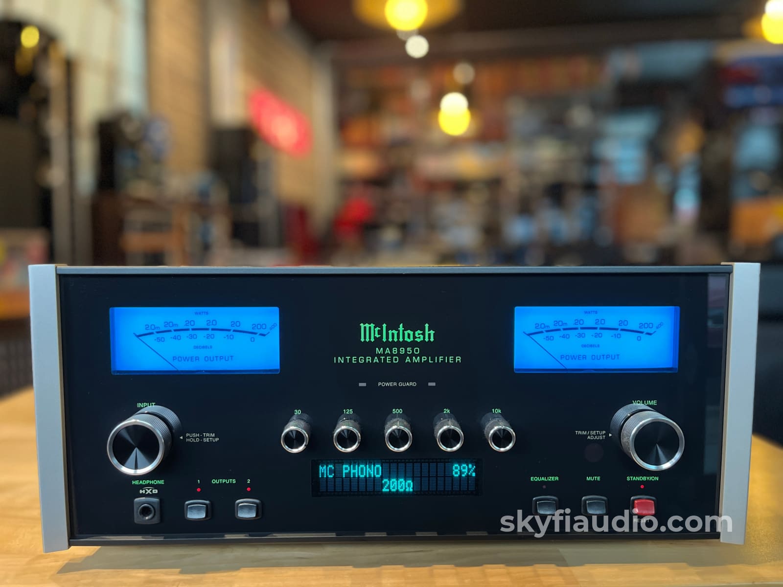 McIntosh MA8950 Solid State Integrated Amplifier - Pre-Loved - Integrated Amplifier