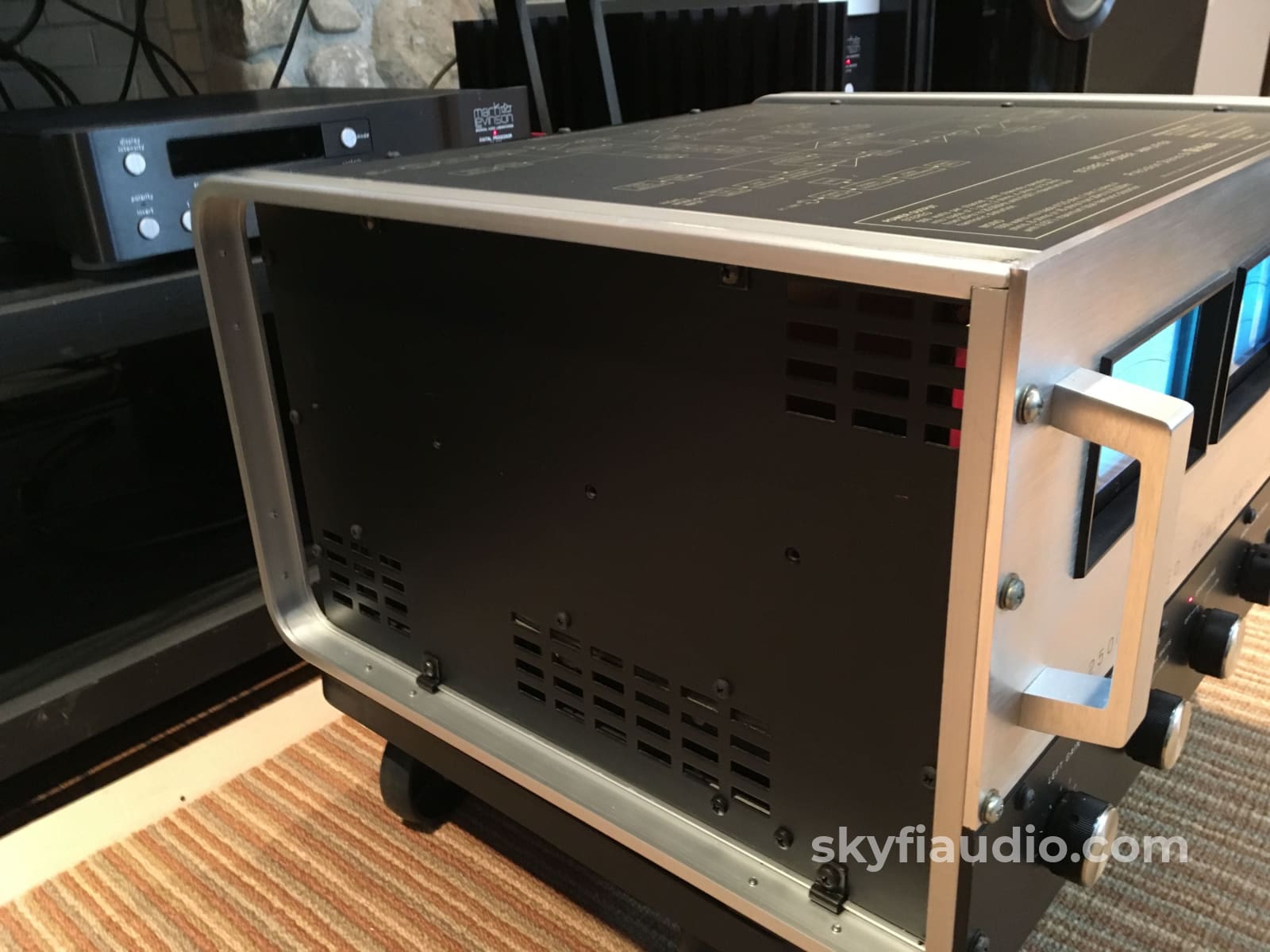 Mcintosh Mc-2500 Solid State Amplifier