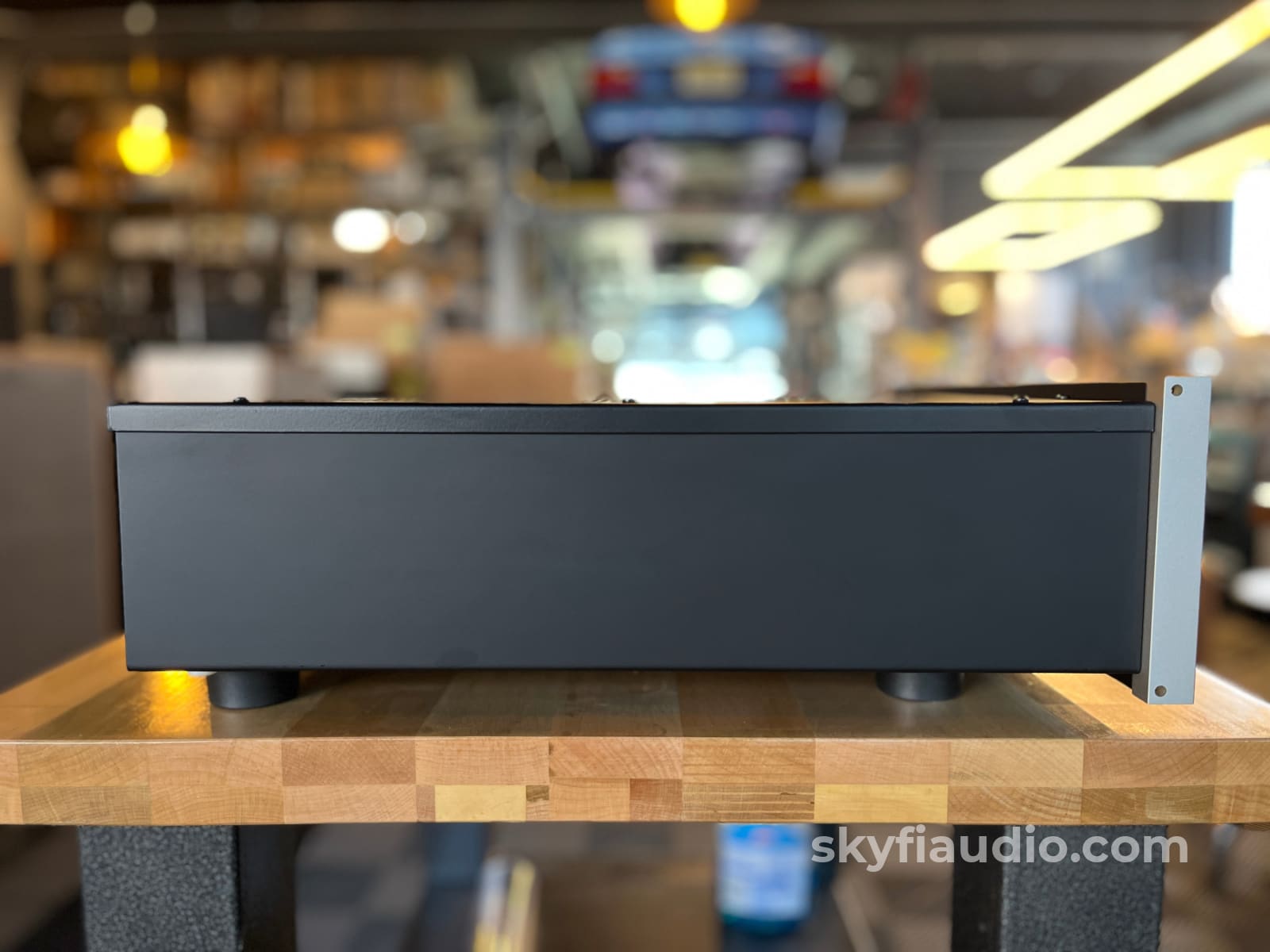 McIntosh MC152 Amplifier - Pre Loved Amplifier