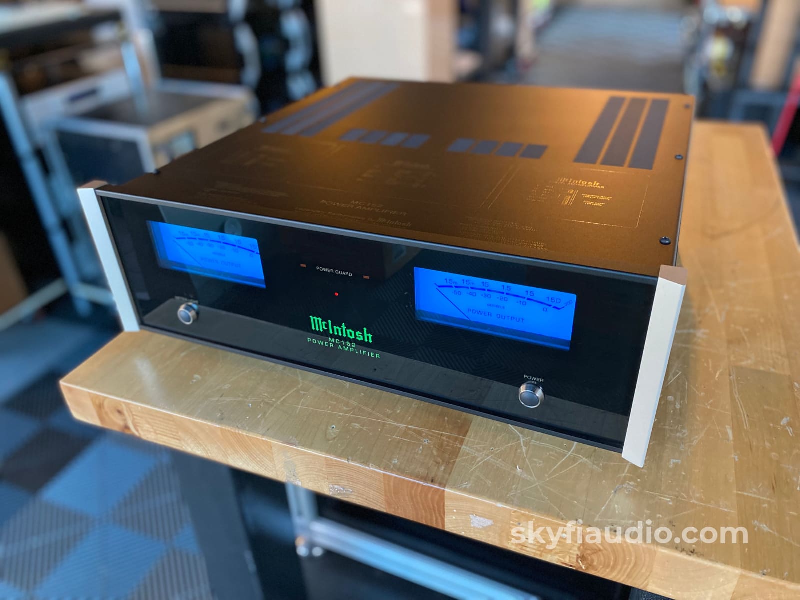 Mcintosh Mc152 Solid State Amplifier - In Store Purchase Only