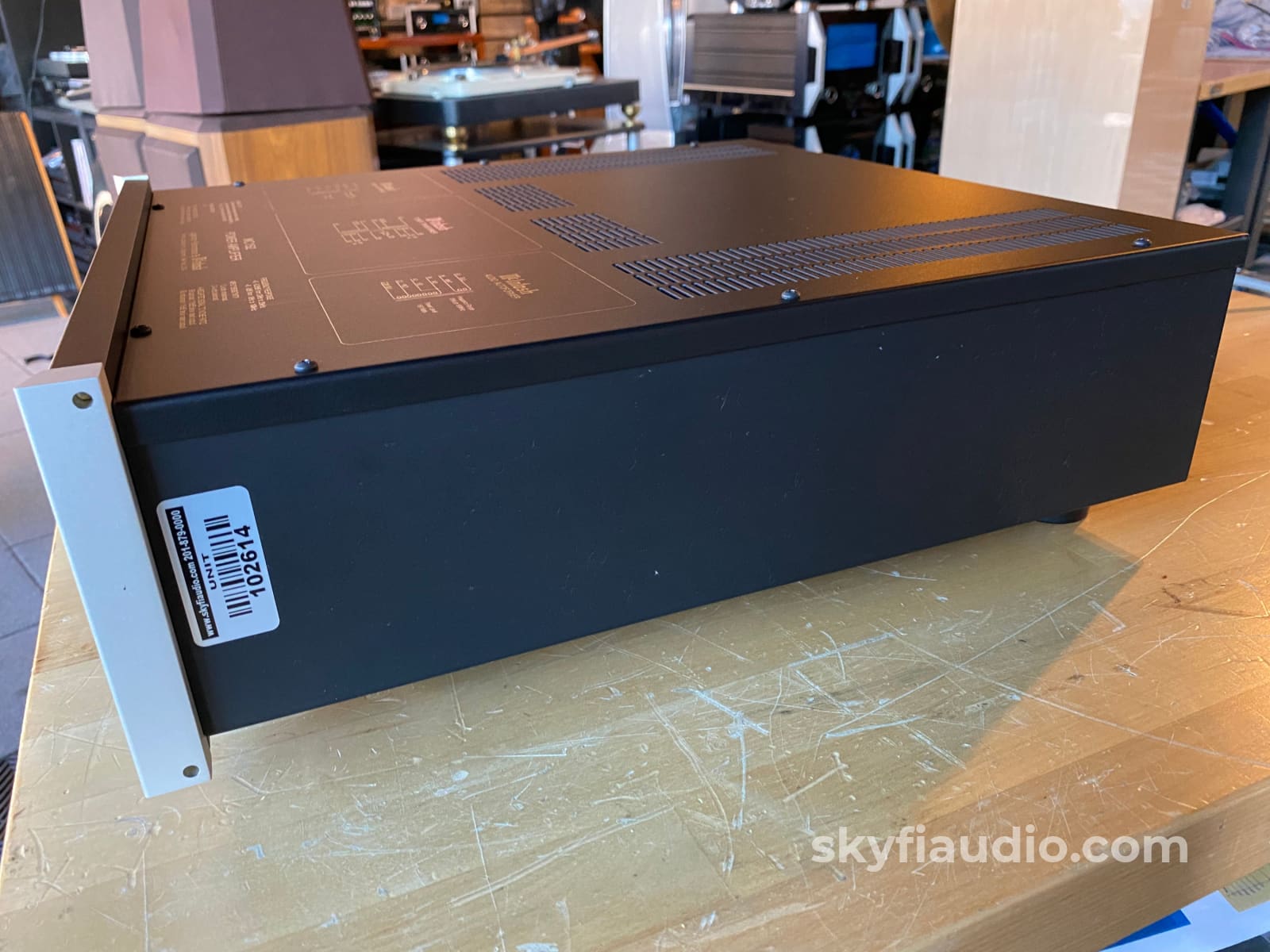 Mcintosh Mc152 Solid State Amplifier - In Store Purchase Only