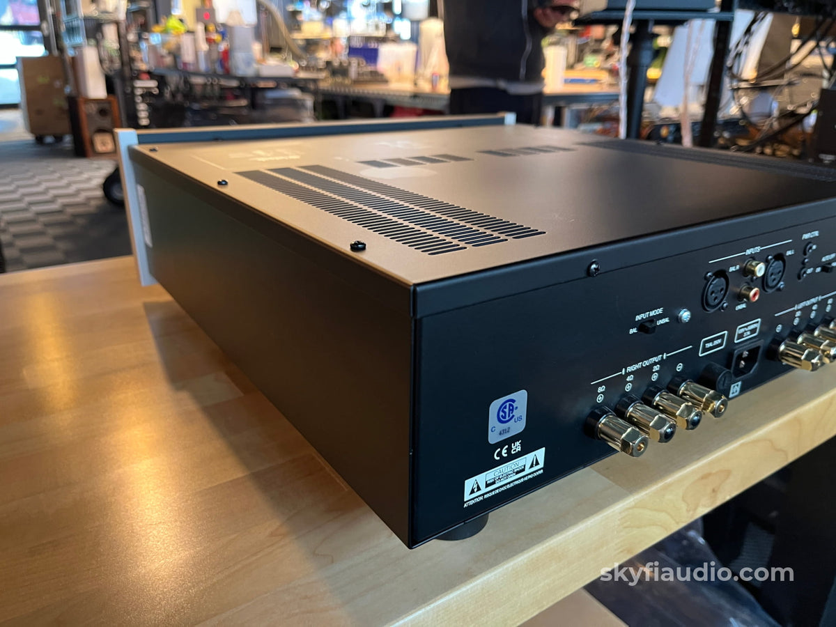 McIntosh MC152 Solid State Amplifier - Pre-Loved - Amplifier